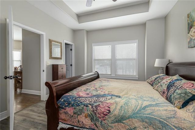 640 Shady Bend Drive, Tonganoxie, KS 66086