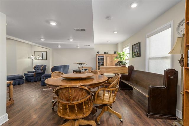 640 Shady Bend Drive, Tonganoxie, KS 66086