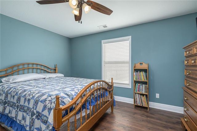 640 Shady Bend Drive, Tonganoxie, KS 66086