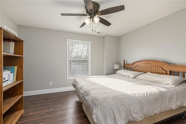 640 Shady Bend Drive, Tonganoxie, KS 66086