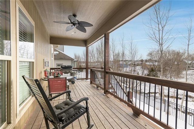 640 Shady Bend Drive, Tonganoxie, KS 66086