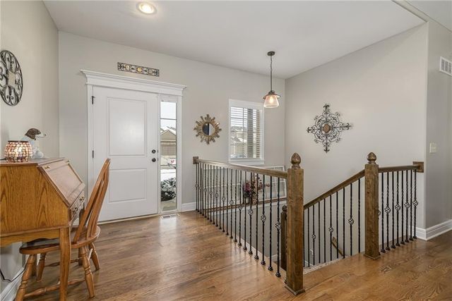 640 Shady Bend Drive, Tonganoxie, KS 66086