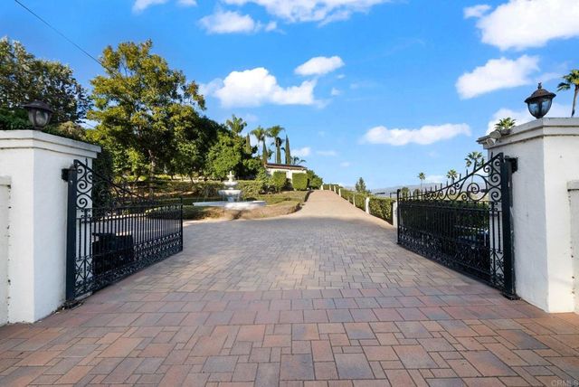 10310 Fuerte Drive, La Mesa, CA 91941