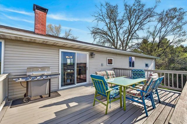 W7797 Summit Drive, Pardeeville, WI 53954