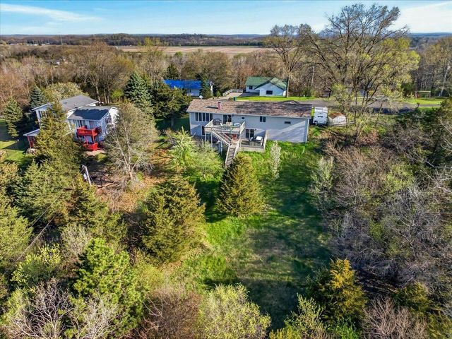 W7797 Summit Drive, Pardeeville, WI 53954
