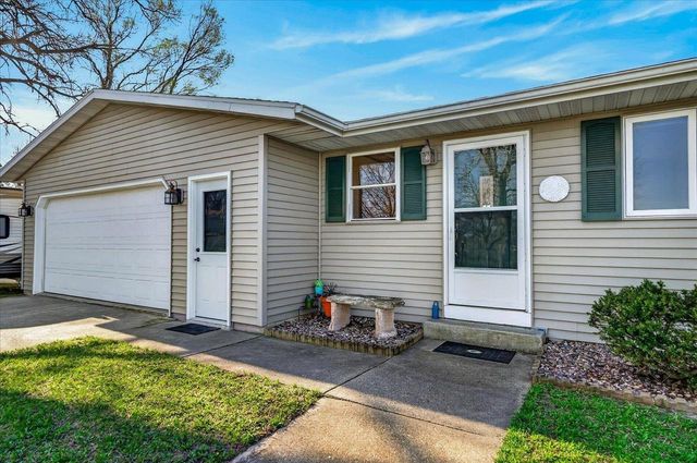 W7797 Summit Drive, Pardeeville, WI 53954