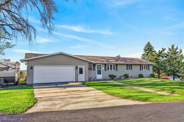 W7797 Summit Drive, Pardeeville, WI 53954