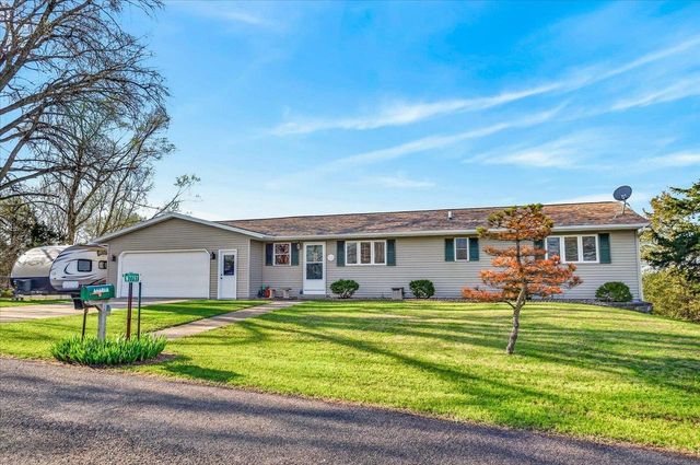 W7797 Summit Drive, Pardeeville, WI 53954
