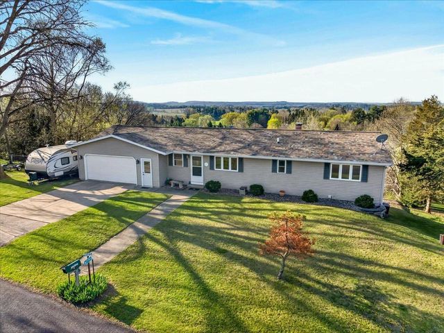 W7797 Summit Drive, Pardeeville, WI 53954