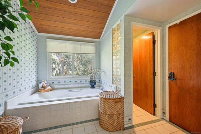 16257 Oak Creek Trl, Poway, CA 92064