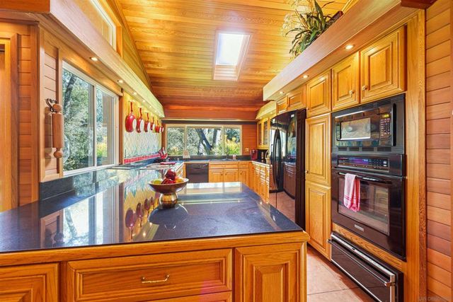 16257 Oak Creek Trl, Poway, CA 92064