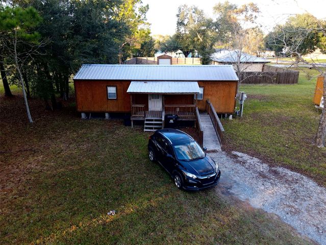 369 E Chestnut Street, Winnie, TX 77665