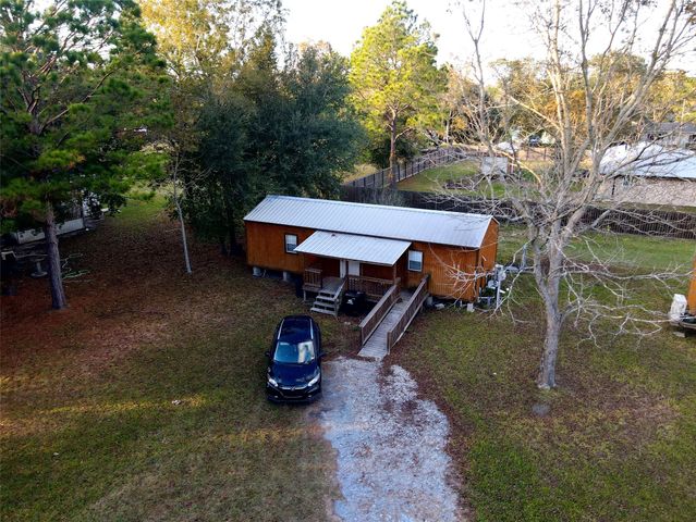 369 E Chestnut Street, Winnie, TX 77665