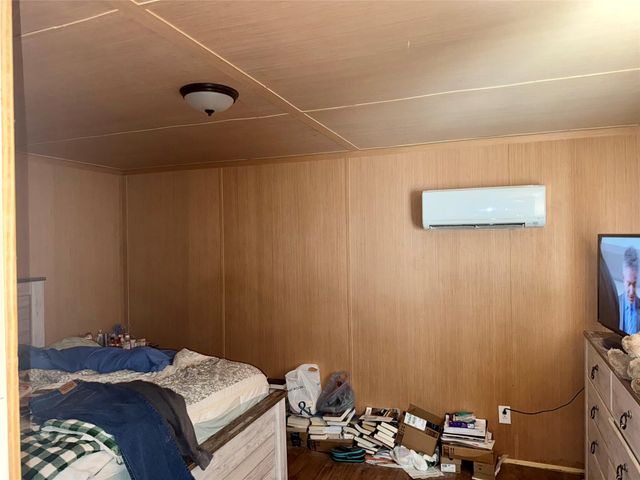 369 E Chestnut Street, Winnie, TX 77665