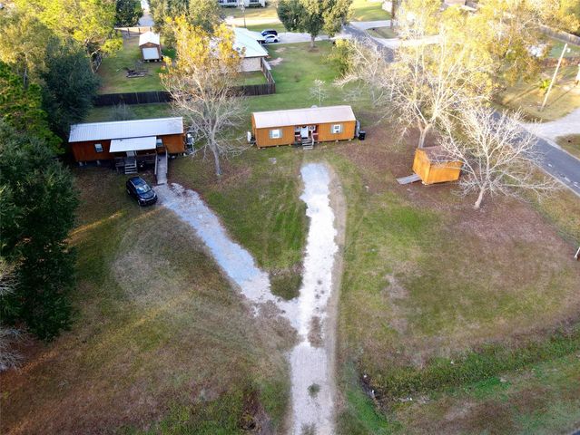 369 E Chestnut Street, Winnie, TX 77665