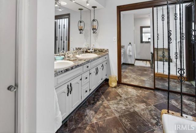 2301 Ivy Drive, Anderson, IN 46011