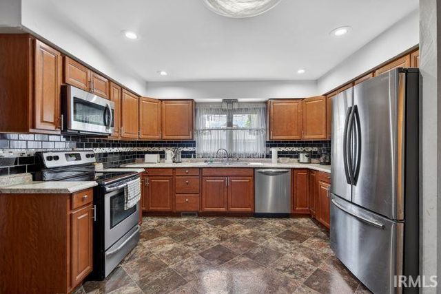 2301 Ivy Drive, Anderson, IN 46011