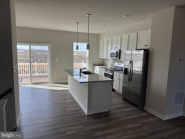 1257 CEDAR VALLEY RD, Ranson, WV 25438