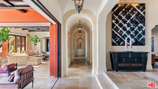 6093 Murphy Way, Malibu, CA 90265