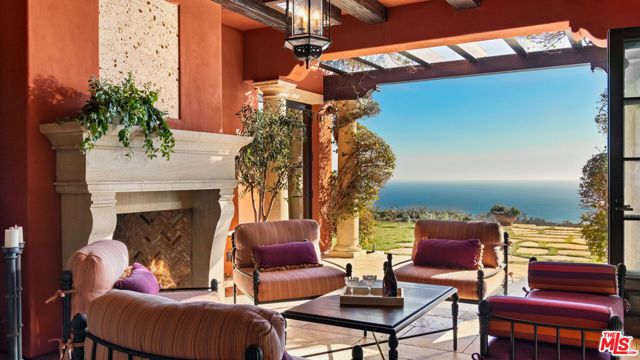 6093 Murphy Way, Malibu, CA 90265