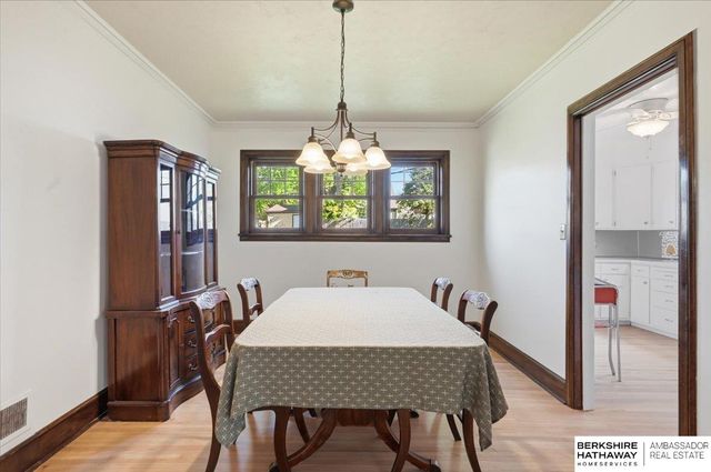 5008 Parker Street, Omaha, NE 68104