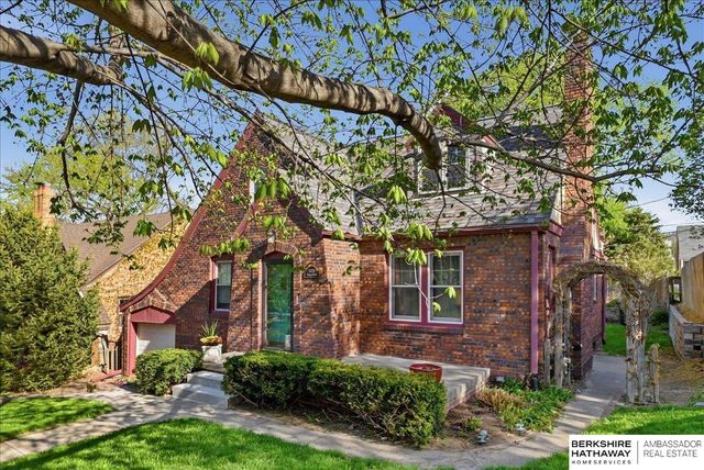5008 Parker Street, Omaha, NE 68104