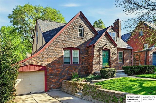 5008 Parker Street, Omaha, NE 68104