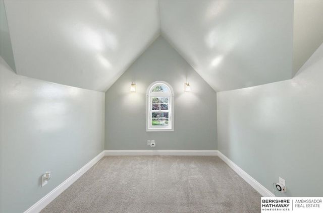 5008 Parker Street, Omaha, NE 68104