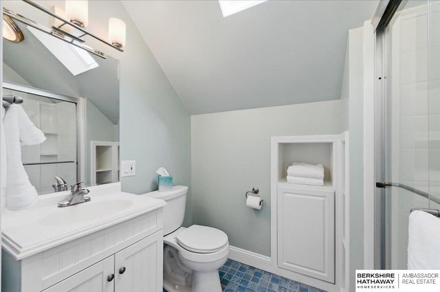 5008 Parker Street, Omaha, NE 68104