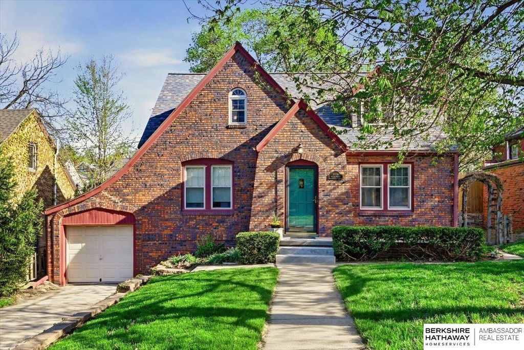 5008 Parker Street, Omaha, NE 68104