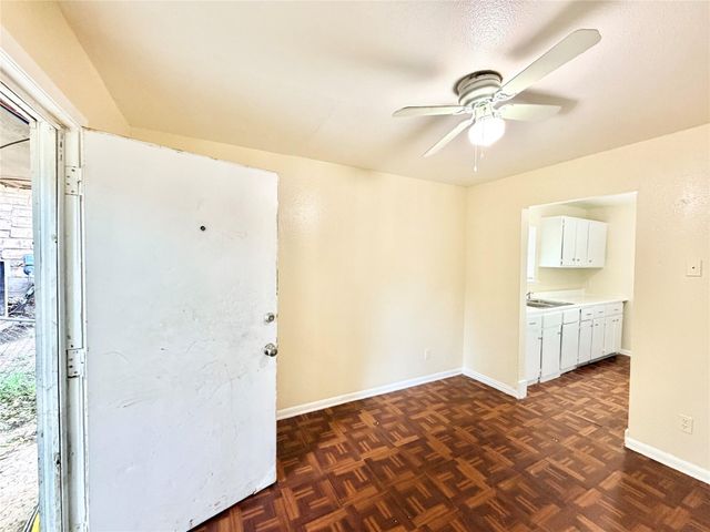6257 Manor RD B, Austin, TX 78723