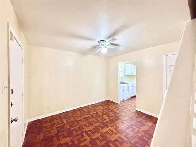 6257 Manor RD B, Austin, TX 78723