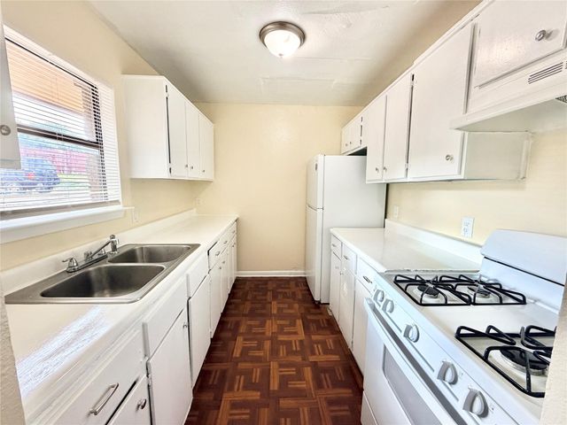 6257 Manor RD B, Austin, TX 78723