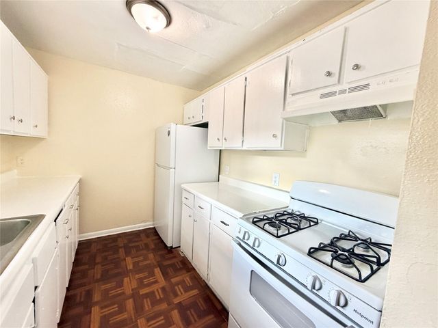 6257 Manor RD B, Austin, TX 78723