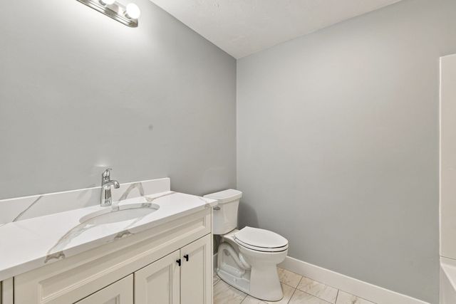 164 Main Street C, Westford, MA 01886