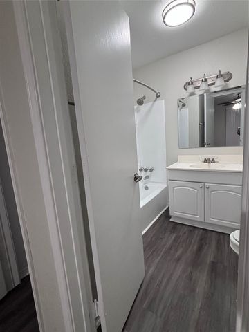 7800 Irish Drive TH2, North Richland Hills, TX 76180