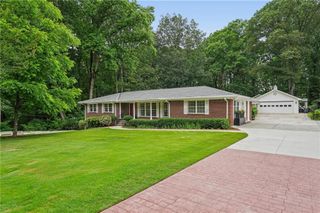 2624 Lake Erin Drive, Tucker, GA 30084