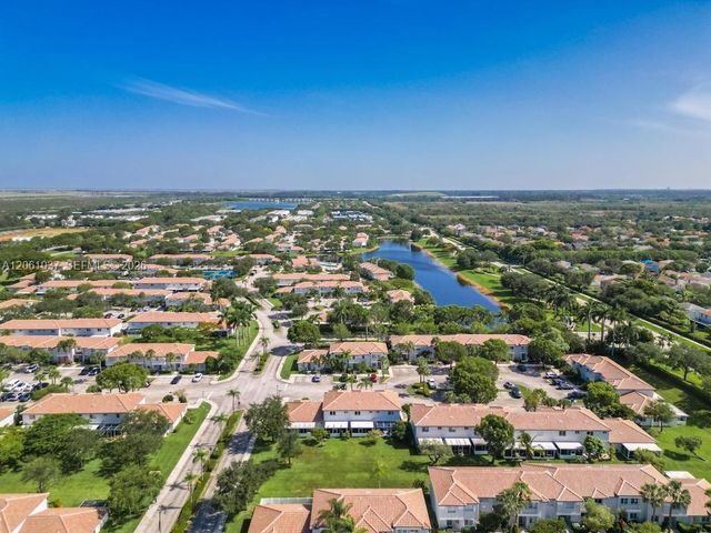 20822 NW 2nd Street, Pembroke Pines, FL 33029