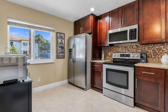 20822 NW 2nd Street, Pembroke Pines, FL 33029