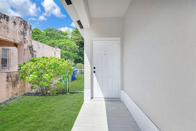 6940 NW 5th Pl, Miami, FL 33150