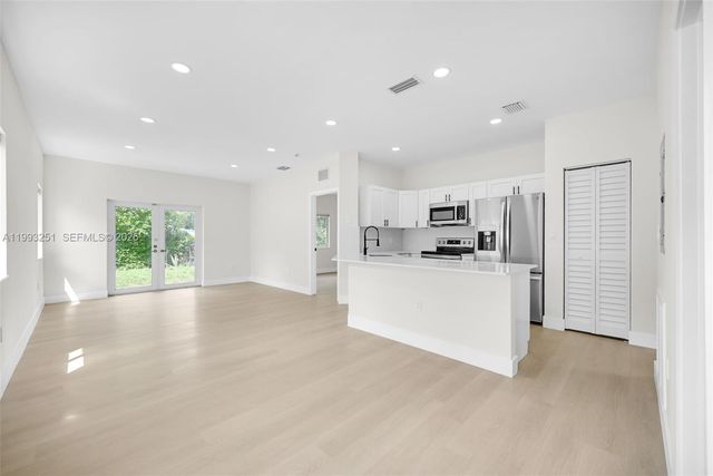 6940 NW 5th Pl, Miami, FL 33150