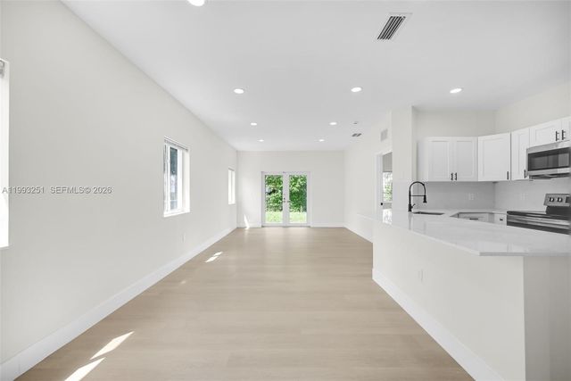 6940 NW 5th Pl, Miami, FL 33150