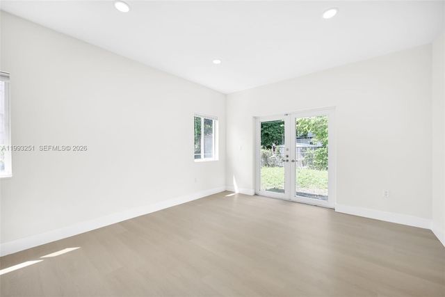 6940 NW 5th Pl, Miami, FL 33150