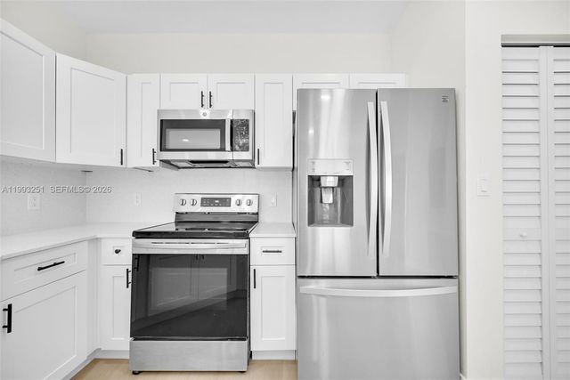 6940 NW 5th Pl, Miami, FL 33150