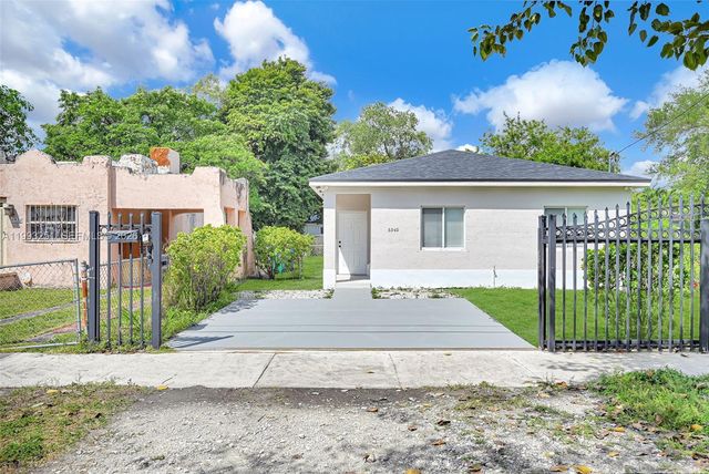 6940 NW 5th Pl, Miami, FL 33150