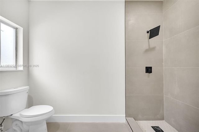 6940 NW 5th Pl, Miami, FL 33150