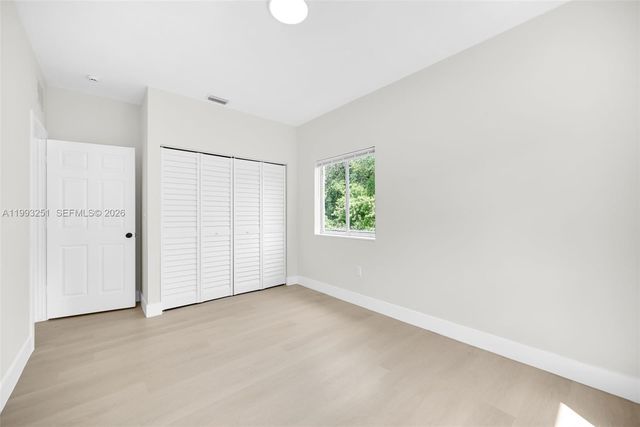 6940 NW 5th Pl, Miami, FL 33150