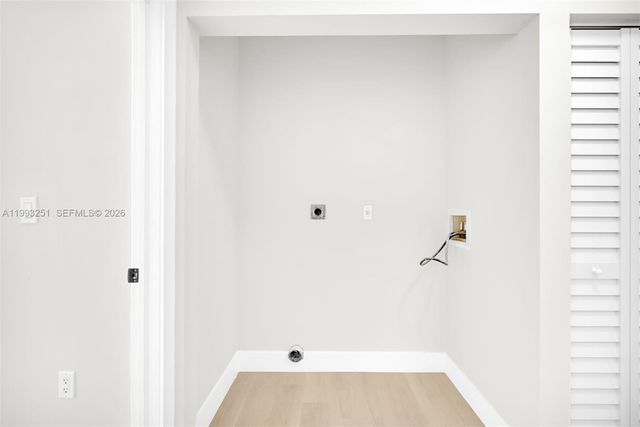 6940 NW 5th Pl, Miami, FL 33150