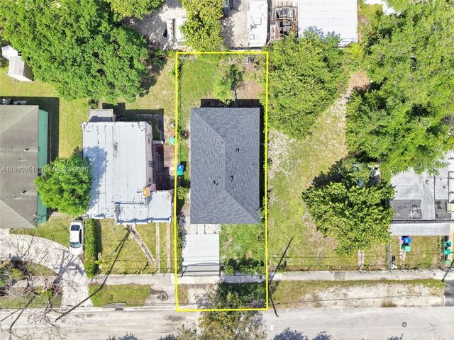 6940 NW 5th Pl, Miami, FL 33150