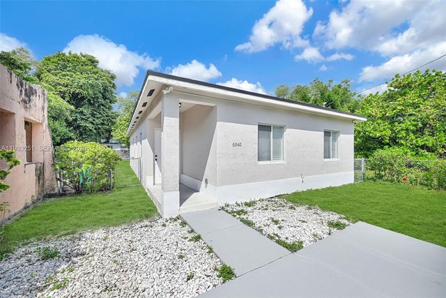 6940 NW 5th Pl, Miami, FL 33150